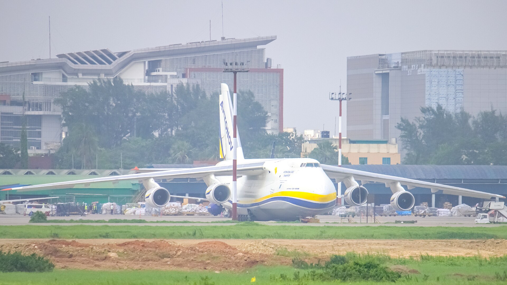 An-124 Ruslan 4