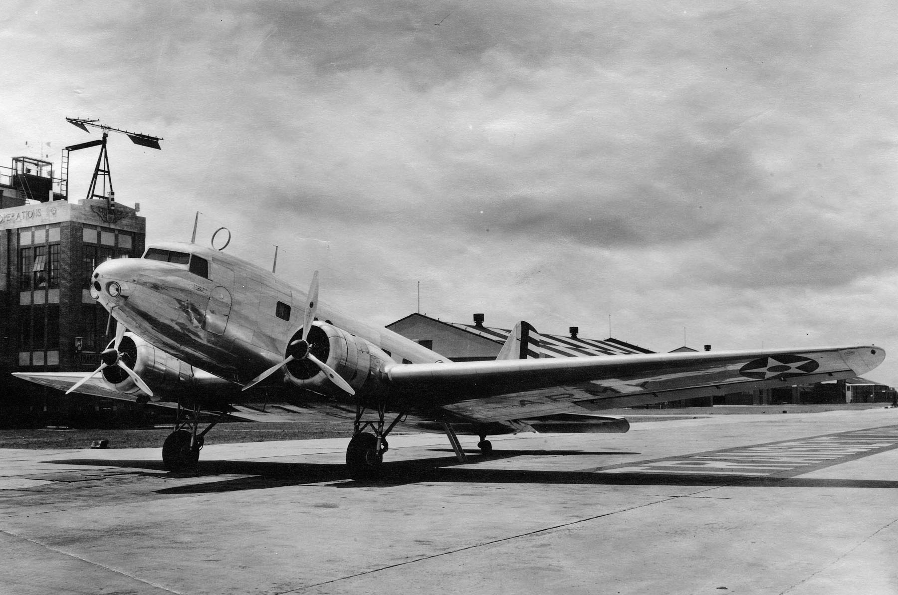 Douglas DC-2 4