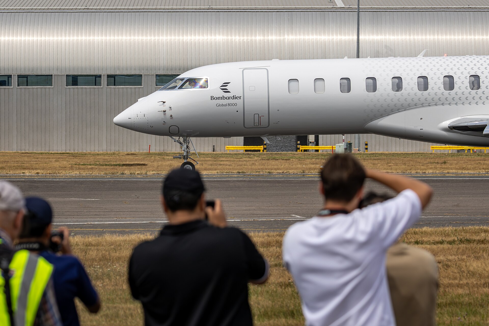 Bombardier Global 8000 4