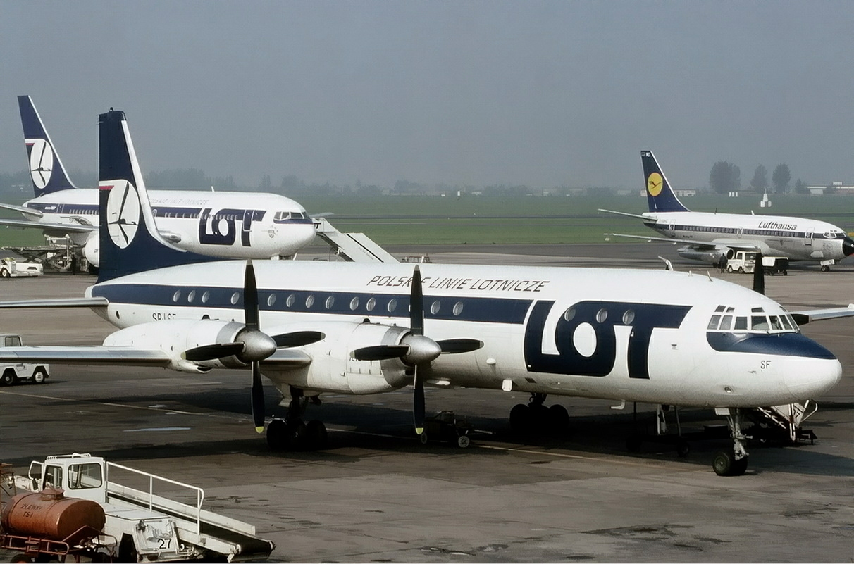 Ilyushin Il-18 2