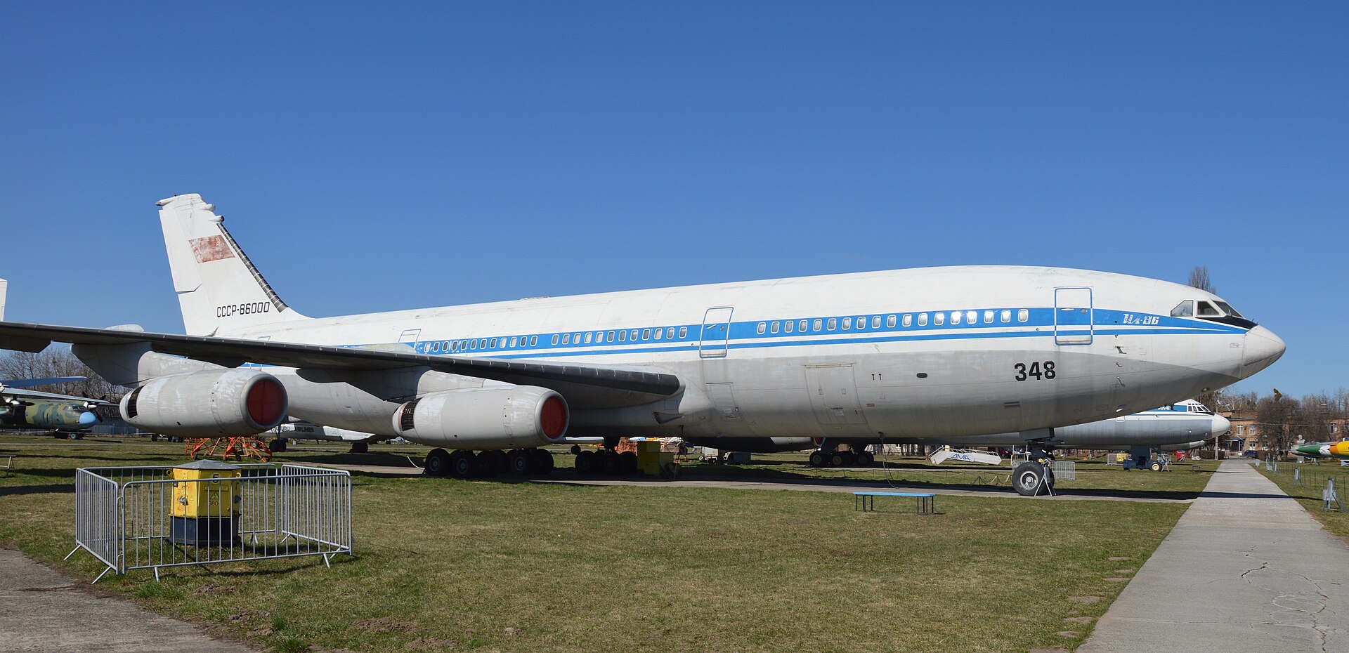 Ilyushin Il-86 2