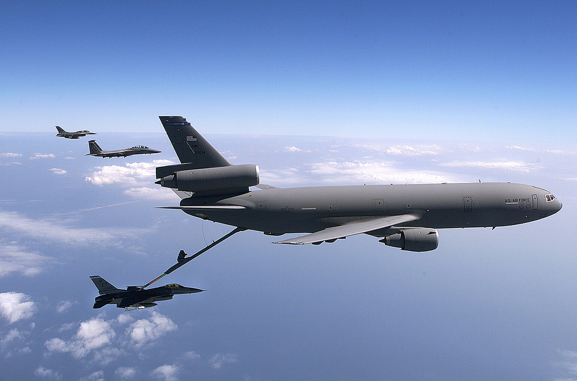KC-10 Extender 2