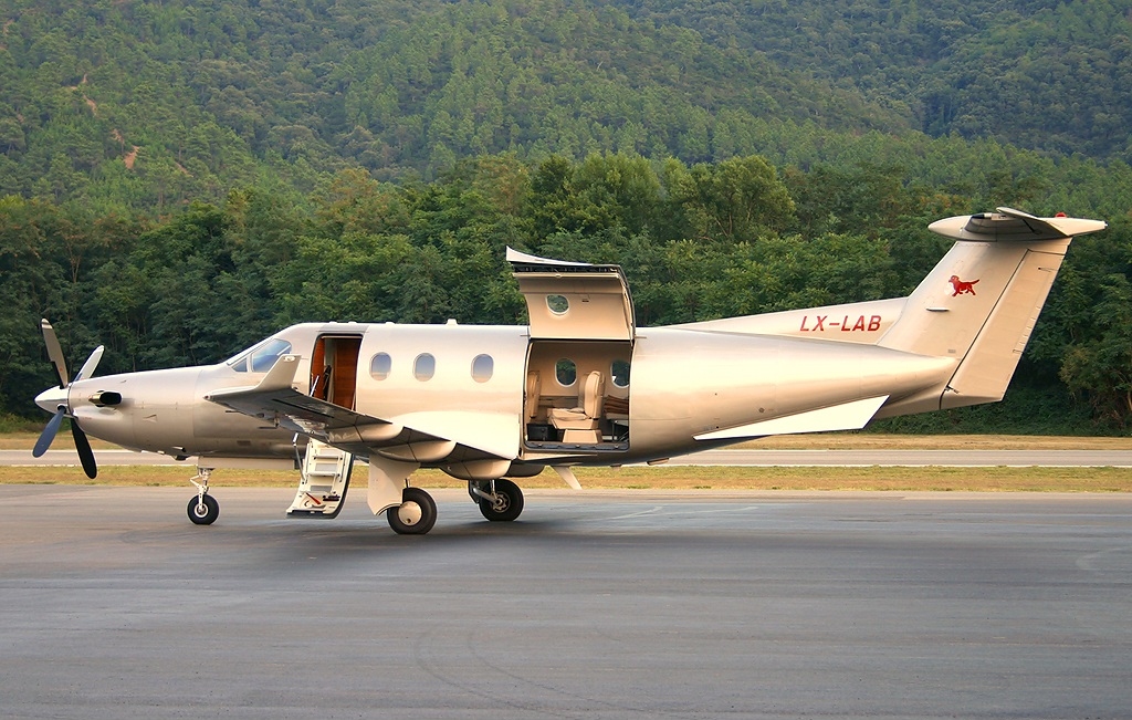 Pilatus PC-12 2