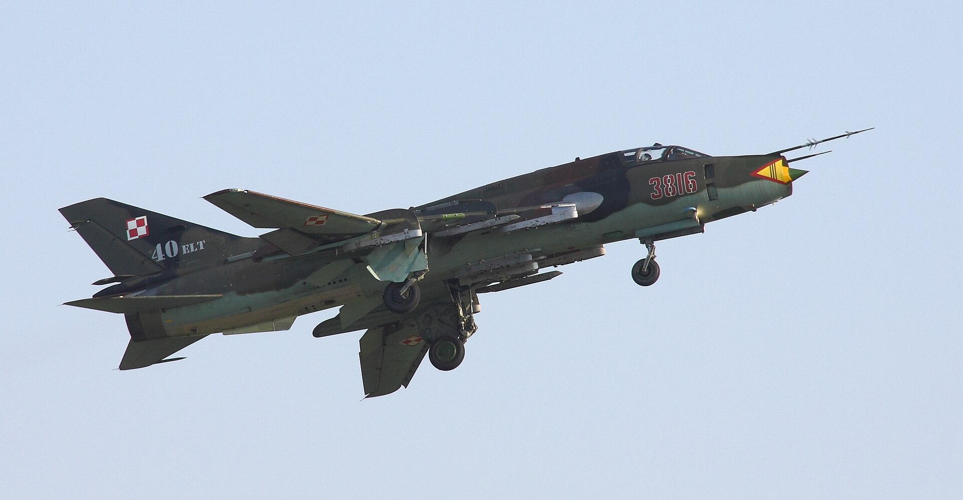 Su-22 Fitter 4