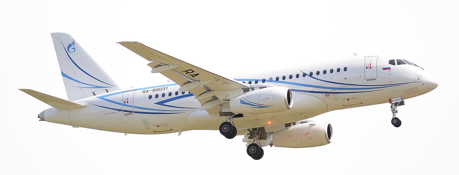 Sukhoi Superjet 100 3