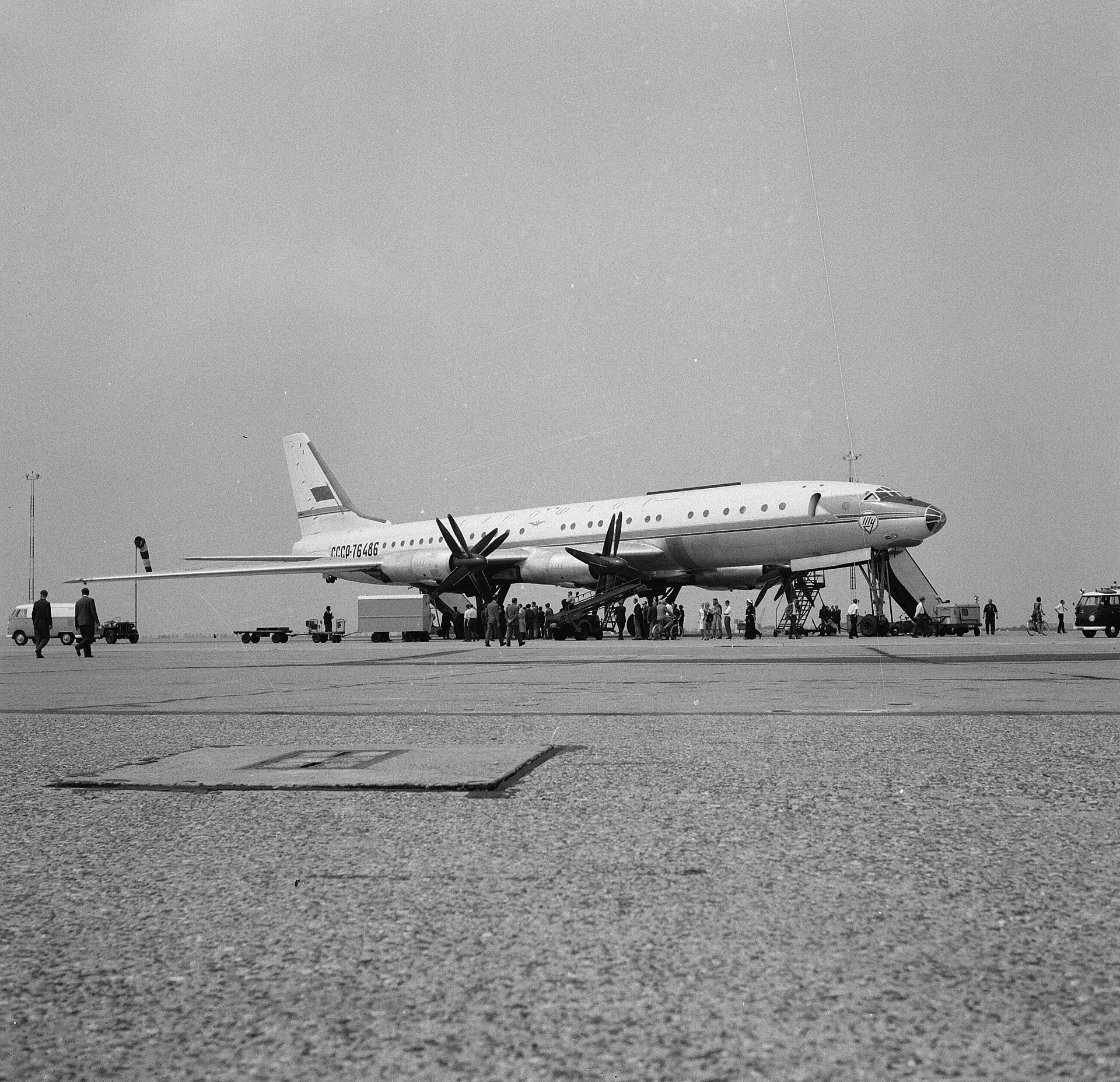 Tu-114