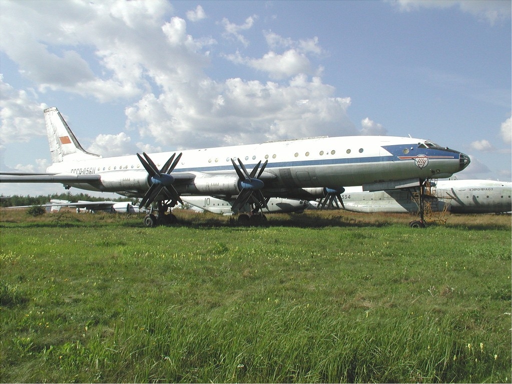 Tu-114 3