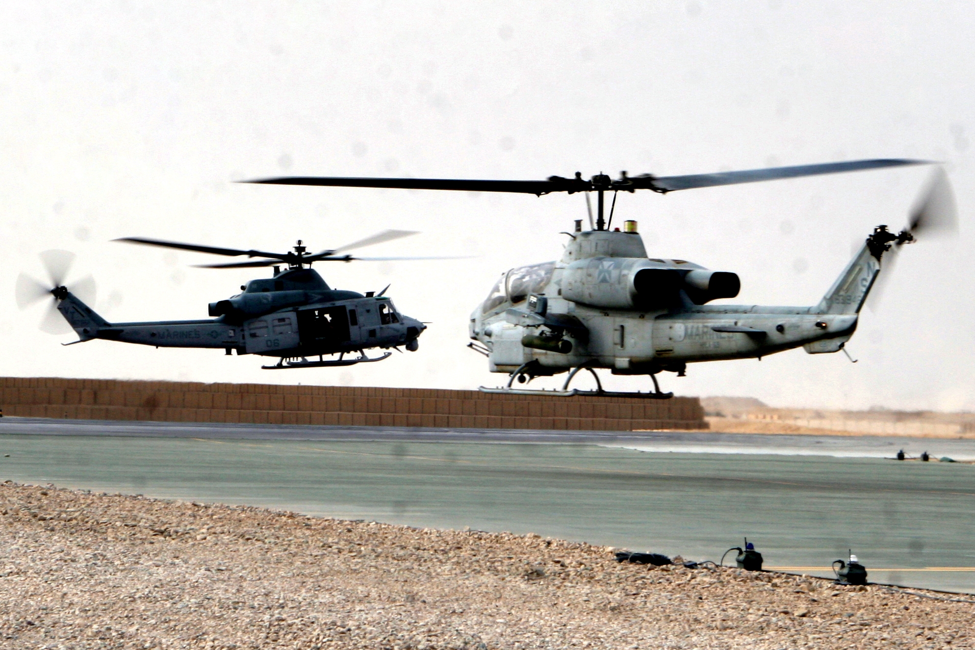 UH-1Y Venom 1