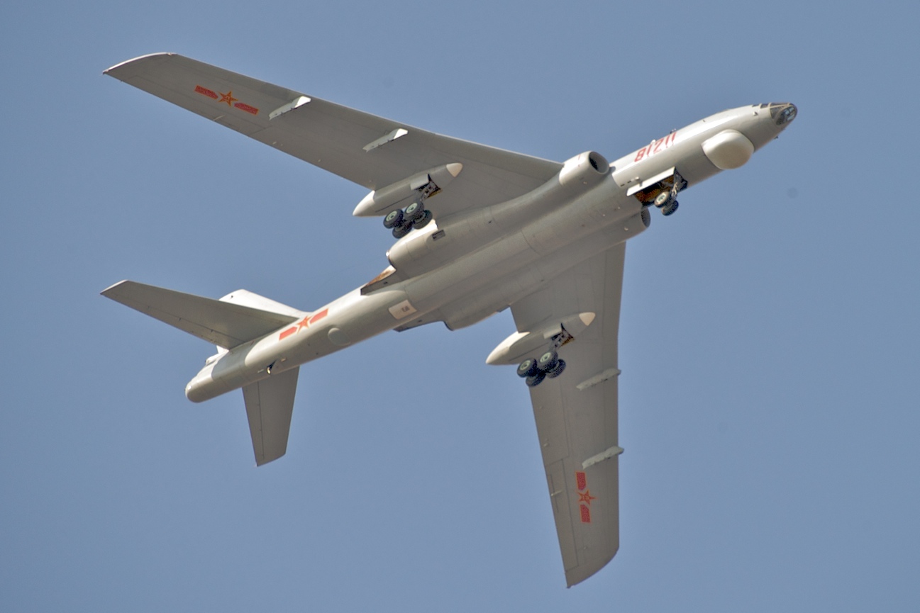 Xi'an H-6 1