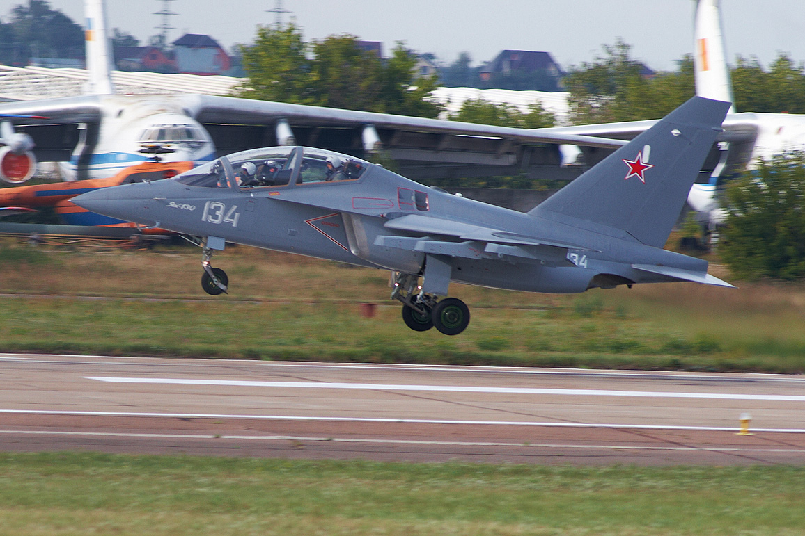 Yak-130 2