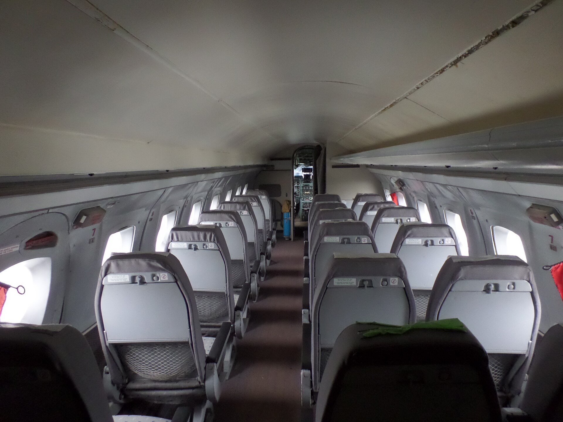 Yakovlev Yak-40 3