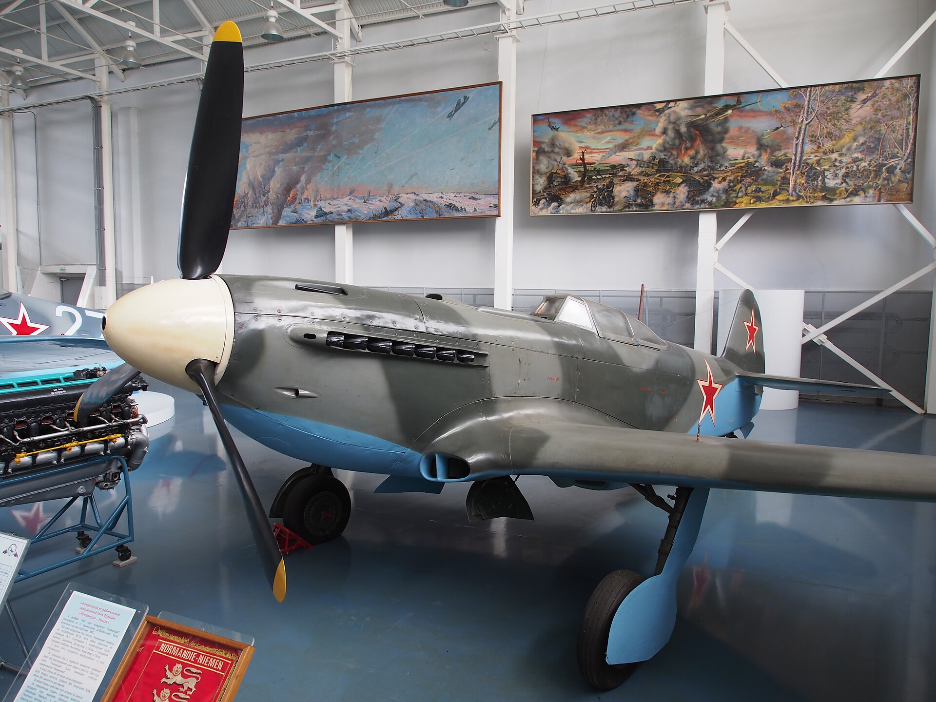 Yak-9 2