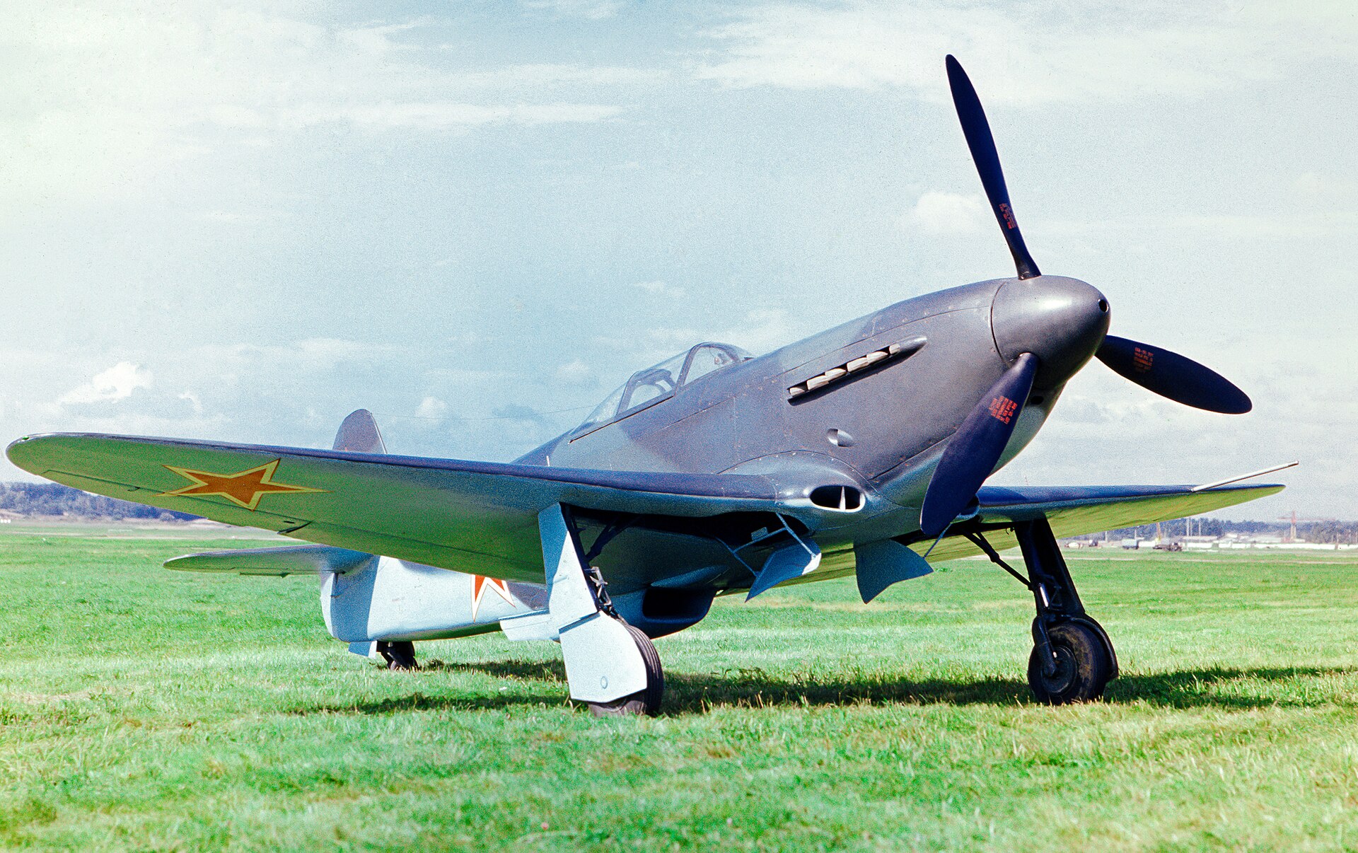 Yak-9 3